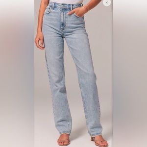 Abercrombie & Fitch Ultra High Rise 90s Straight Jean
